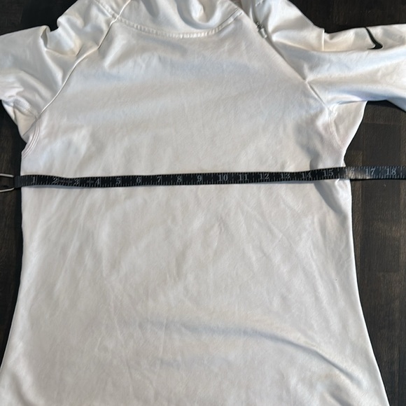 Nike Pro White Monochromatic Reptile Print Dry Fit Activewear Top Size Medium - Picture 7 of 8